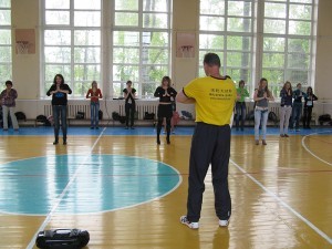 Обучение упражнениям Фалуньгун в Гродненском университете. Май 2010 г.