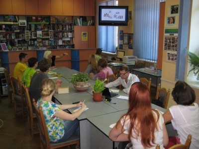 Проведение мастер-класса по изучению китайских иероглифов в одной из центральных библиотек Киева