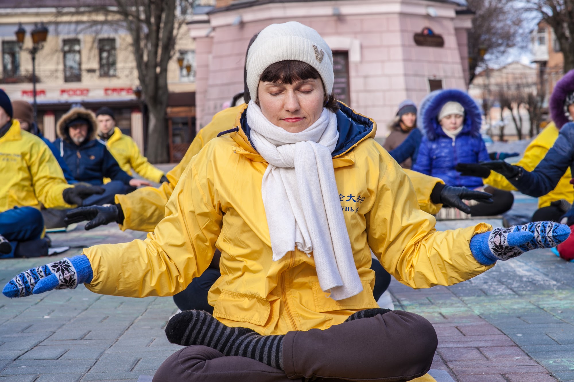 Медитация по цигун в Виннице. Фото практикующих цигун Фалуньгун