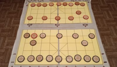 Самодельные китайские шахматы «Сянци»